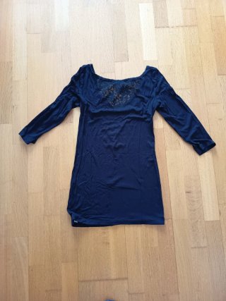 Vestido Negro con Detalle de Encaje