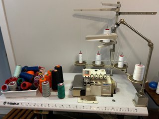 Máquina Overlock Juki y Máquina de Pespunte recto.