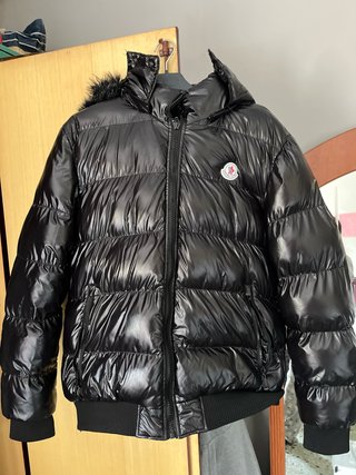 Cazadora Moncler Negra, talla mas pequeña
