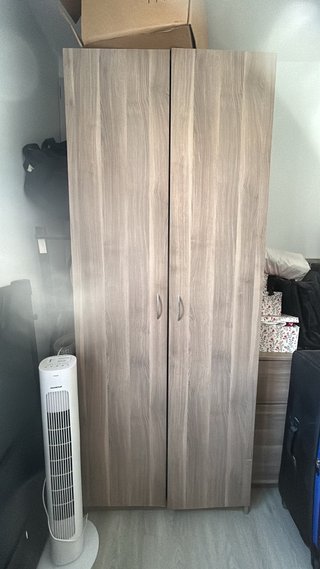 Armario de madera