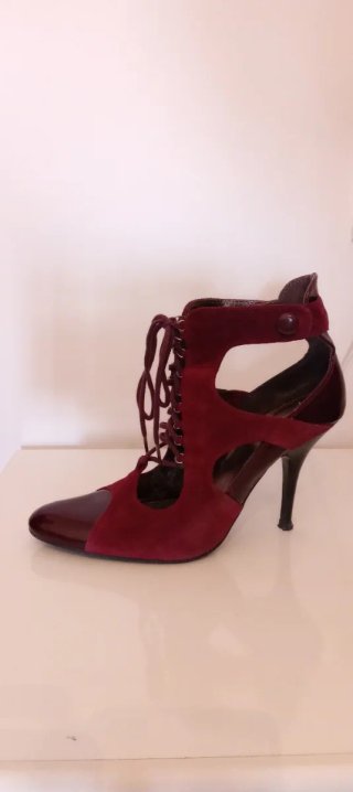 Botines BASCONI de cuero y ante color cereza