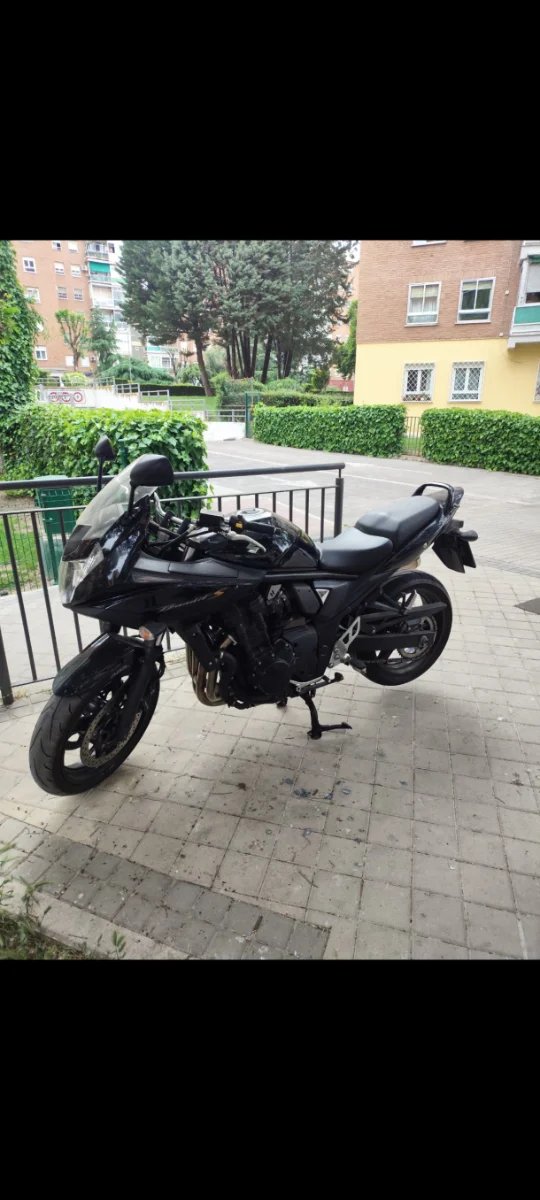 Suzuki Bandit 650S Negra