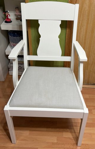 Silla de Madera Blanca con Reposabrazos