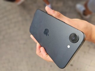 iPhone 16e Negro