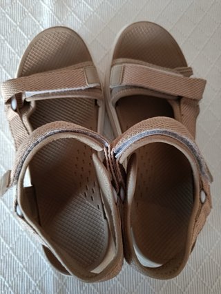 Sandalias Skechers Beige