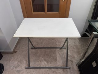 Mesa de estudio plegable