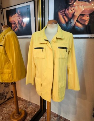 Chaqueta Amarilla