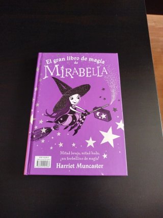 El gran libro de magia de Isadora Moon y Mirabella
