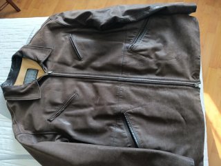 Chaquetón de cuero marrón para hombre