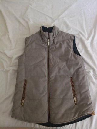 Chaleco reversible gris y azul marino con cremalle