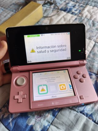 Nintendo 3DS Rosa con 3 juegos