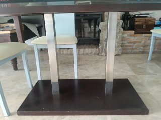 Mesa de salón cristal biselado , con base madera