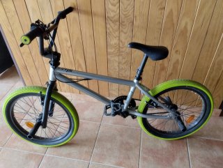 Bicicleta BMX para trucos