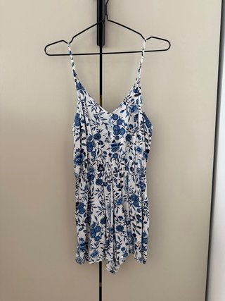 Mono corto estampado floral azul y blanco