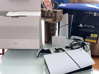 Sony PlayStation 5 (PS5) Digital Edition Nueva