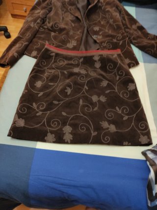 Traje de Falda y Blazer Marrón