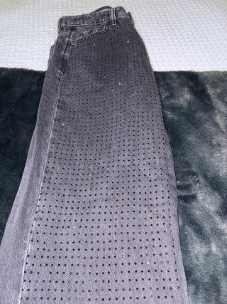 Pantalón vaquero gris con brillantes