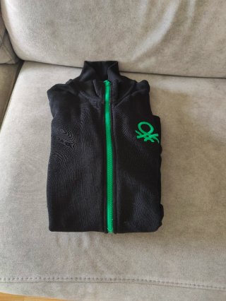 Chaqueta de vestir Benetton negra. Talla 2XL niño