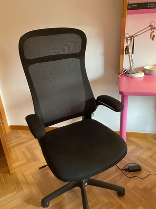 Silla de escritorio ergonómica negra