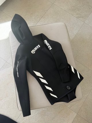 Traje de Apnea Mares Talla 3 chaqueta y pantalon
