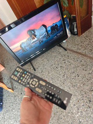 TV LG 42 ' con mando a distancia
