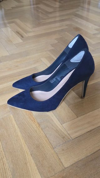 Zapatos de tacón azul marino