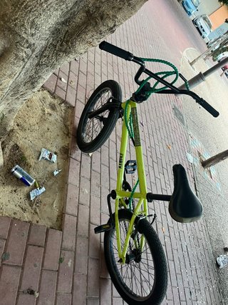 Bicicleta BMX Monty Amarilla