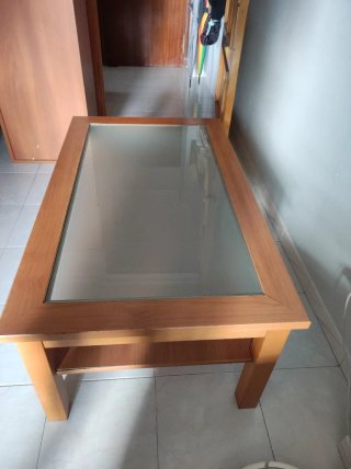 Mesita de salón de madera y cristal
