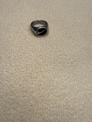 Anillo Nike Plateado y Negro