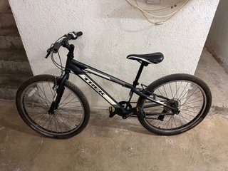 Bicicleta Trek MT200