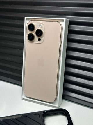 iPhone 16 Pro Max Dorado