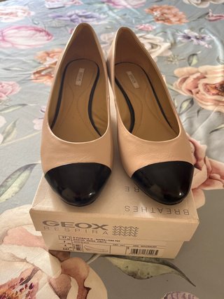 Zapatos con cuña Geox bicolor