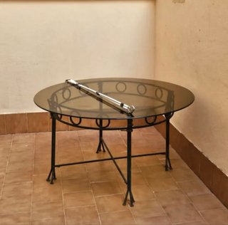 Mesa Redonda de Cristal y Metal