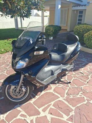 Maxi Scooter Suzuki Burgman Negra perfecfa
