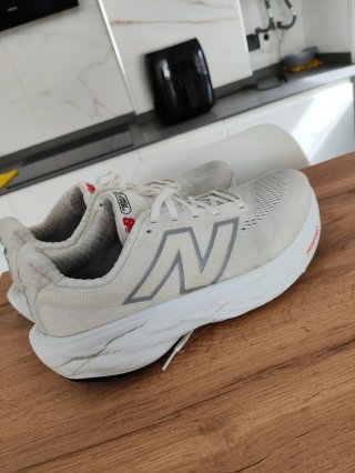 New Balance 1080 v14 Talla 44.5