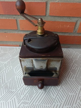 Molinillo de café antiguo Peugeot