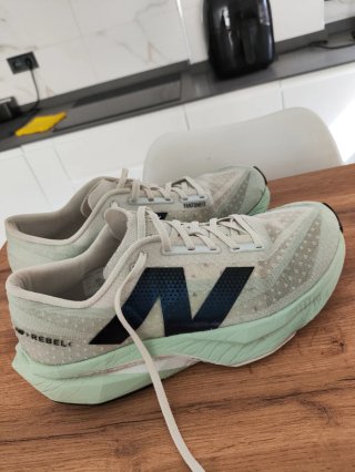 New Balance Rebel v4 Talla 44.5