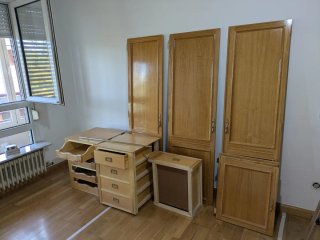 Puertas y cajones de armario de madera