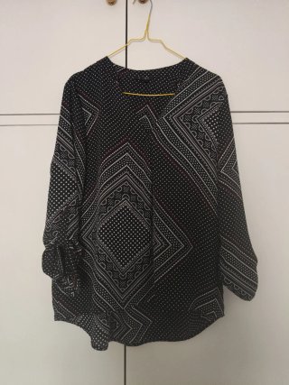 Camisa Estampada Negra y Blanca