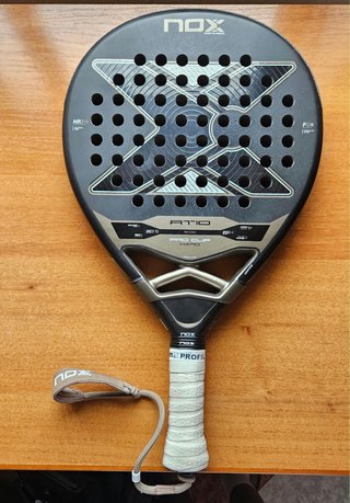 Pala de Pádel Nox AT10 Pro Cup Hard