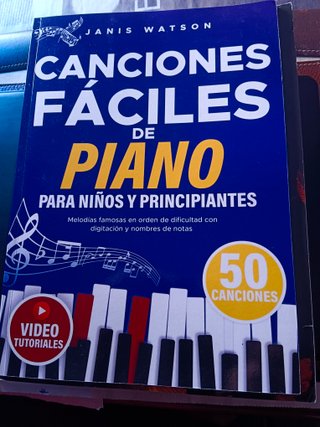 Libro Canciones Fáciles de Piano - J. Watson