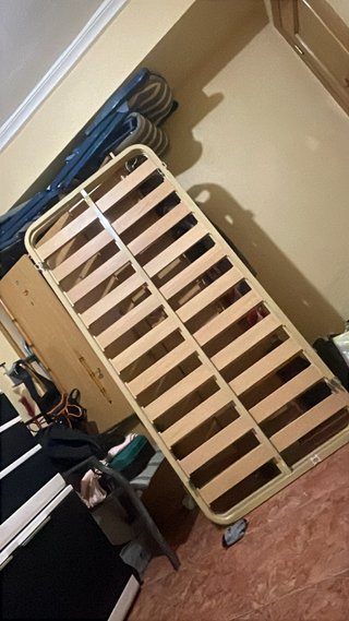 Cama con Somier de Láminas