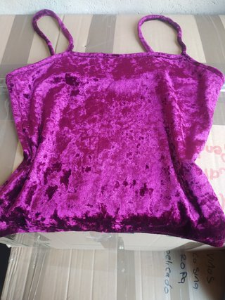 Blusa de terciopelo con tirantes
