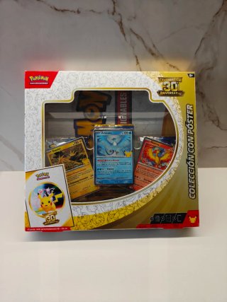 Colección Pokémon 30 Aniversario con Póster