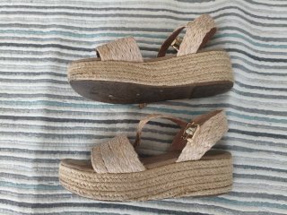 Sandalias de cuña beige Talla 37