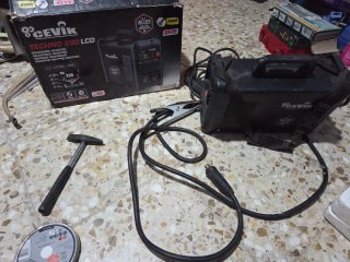 Máquina de soldar Cevik Techno 200 LCD