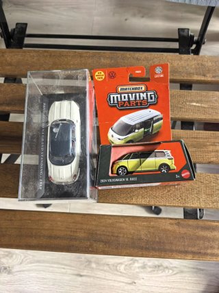 2 Coches a Escala: Panhard y Volkswagen ID. Buzz