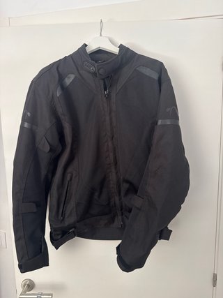 Chaqueta de moto negra