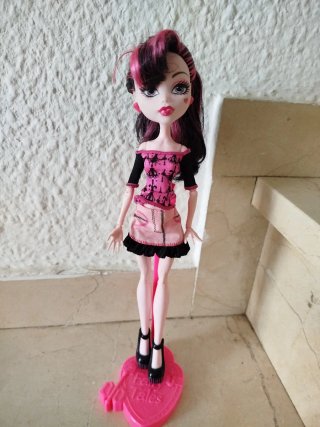 Muñeca Monster High Draculaura Scaris