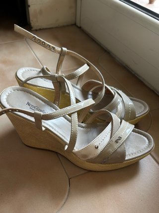 Sandali con zeppa NeroGiardini